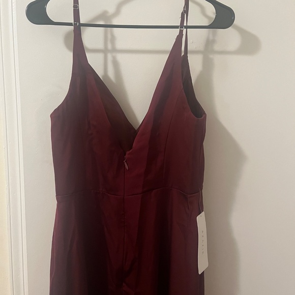NWT UNWORN: Azazie Dalilah Cabernet - Stretch Satin - Picture 6 of 6